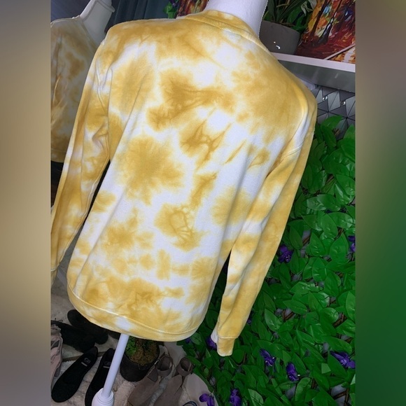 Star Wars XS Baby Yoda Against Orange Sun Graphic Sand Long Sleeve Sweatshirt - Picture 2 of 8